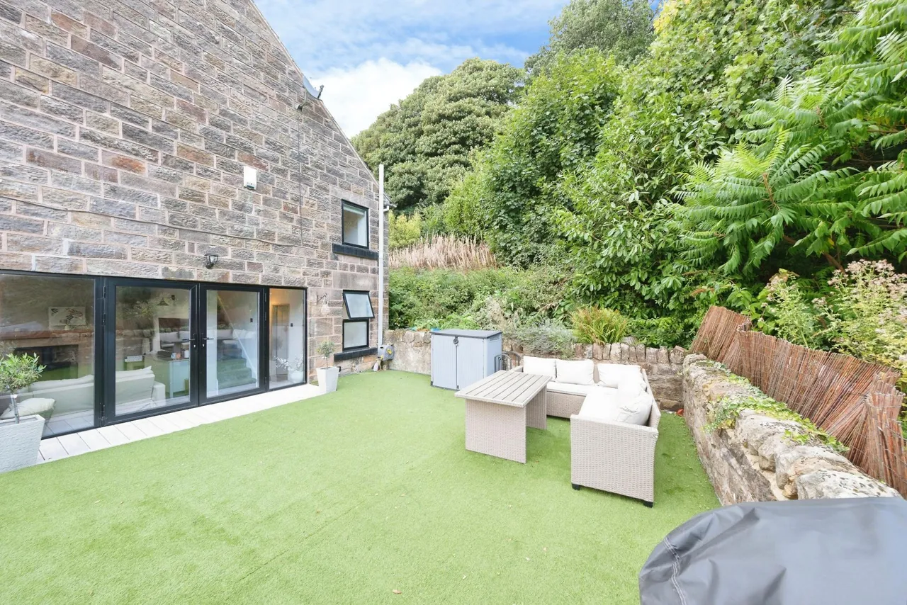 Lea Shaw, Matlock, DE4, photo 30