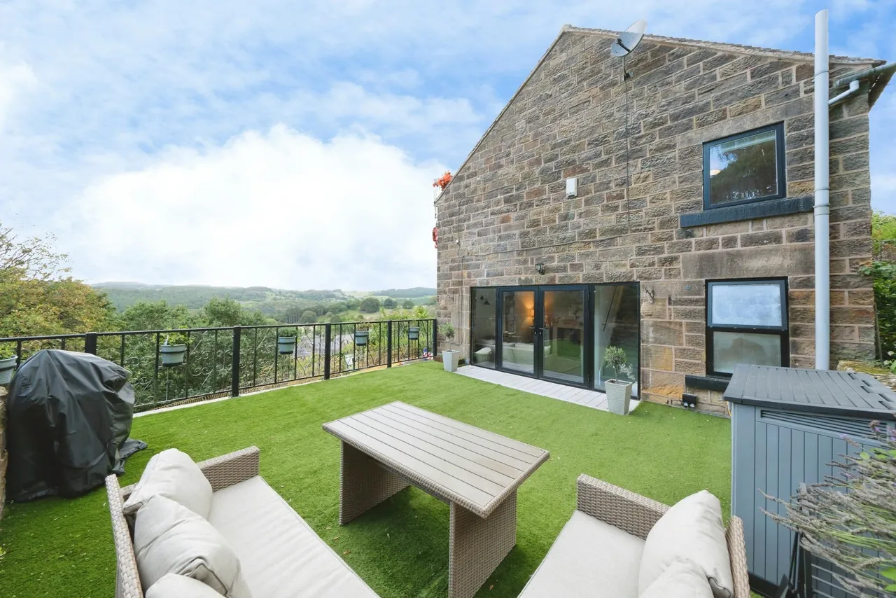Lea Shaw, Matlock, DE4, photo 4