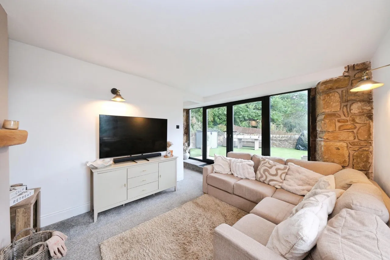 Lea Shaw, Matlock, DE4, photo 17