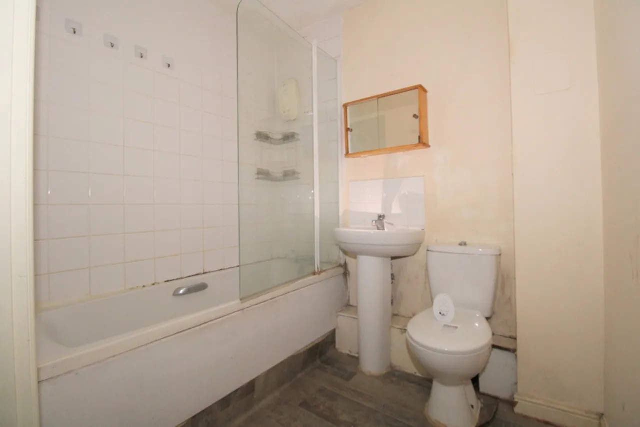 Wooldridge Close, Bedfont, TW14, photo 6