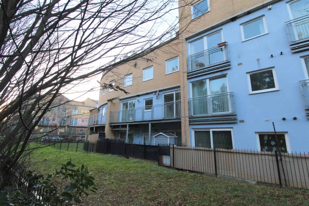 Wooldridge Close, Bedfont, TW14, photo 12