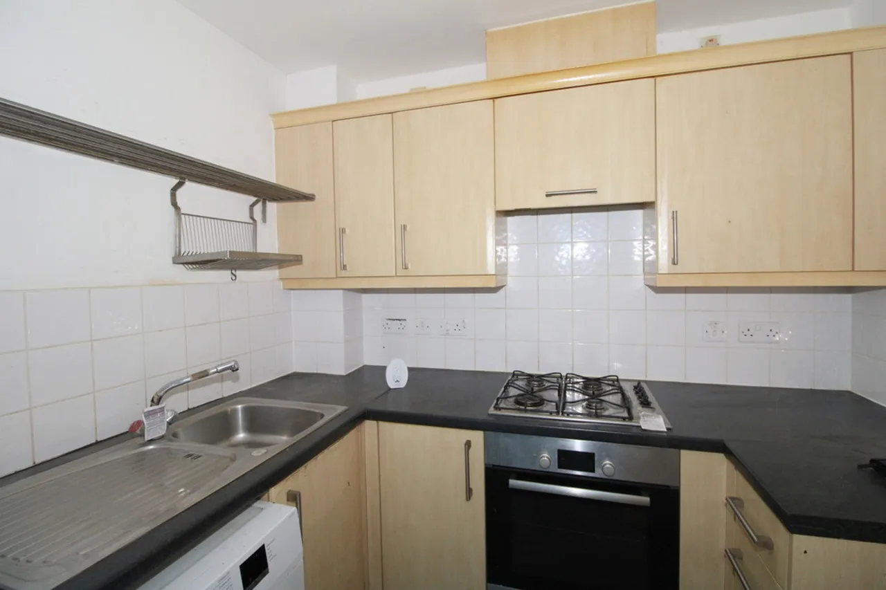 Wooldridge Close, Bedfont, TW14, photo 4
