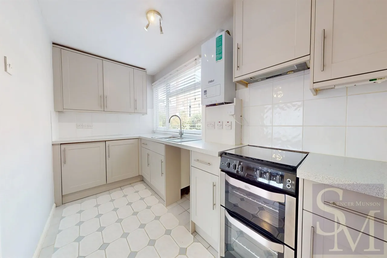 Romford Road, Chigwell Row, IG7, photo 7