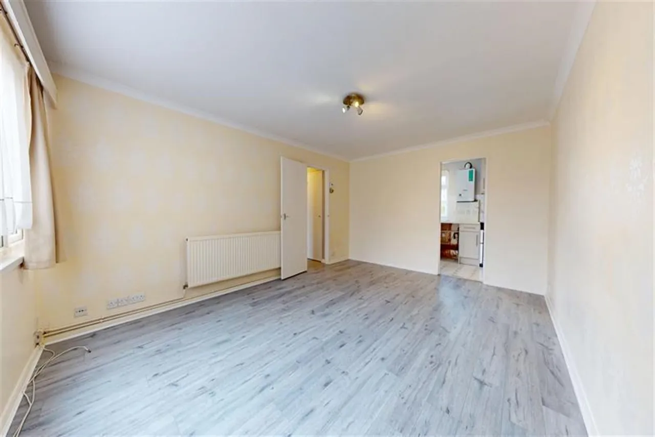 Romford Road, Chigwell Row, IG7, photo 2