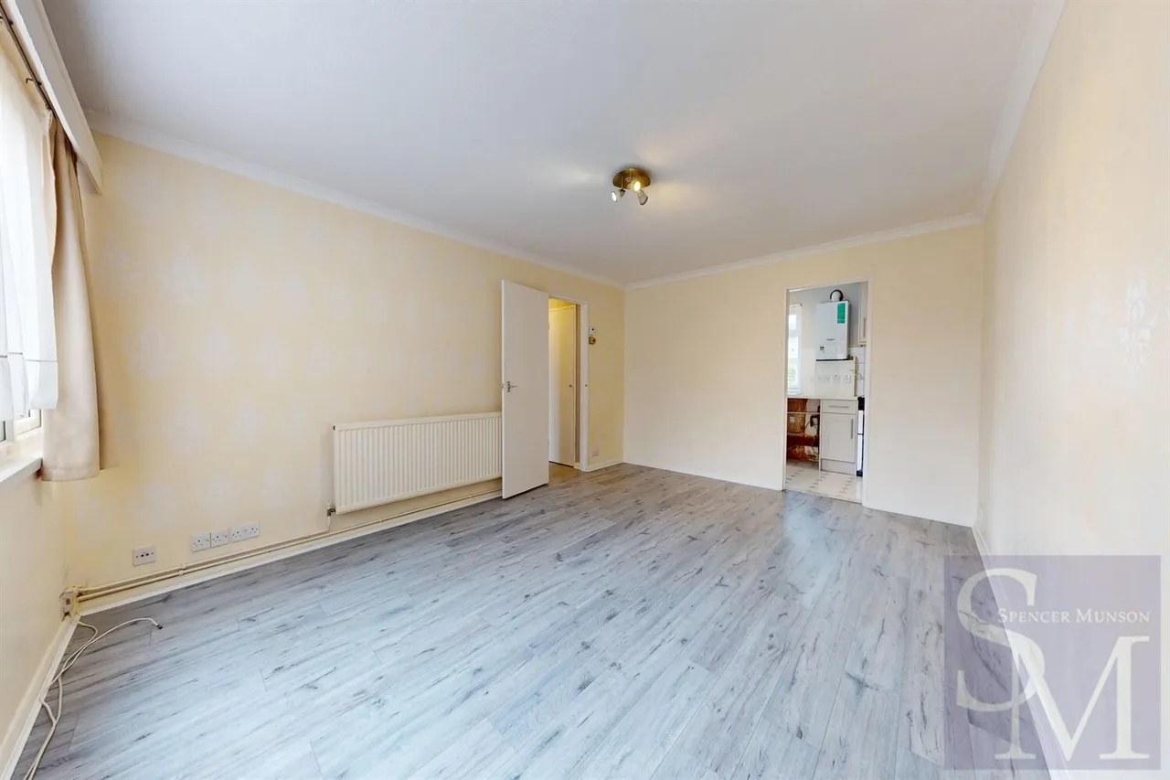 Romford Road, Chigwell Row, IG7, photo 5