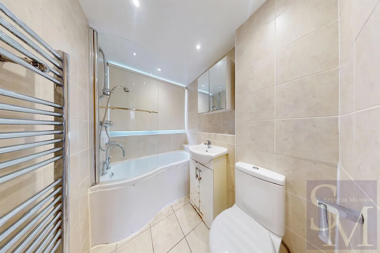Romford Road, Chigwell Row, IG7, photo 11
