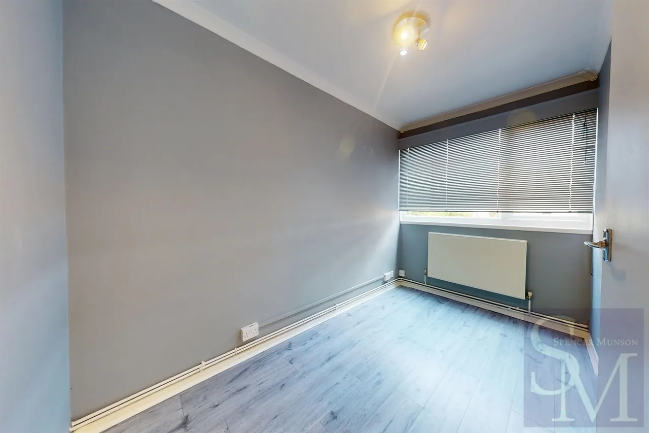 Romford Road, Chigwell Row, IG7, photo 12