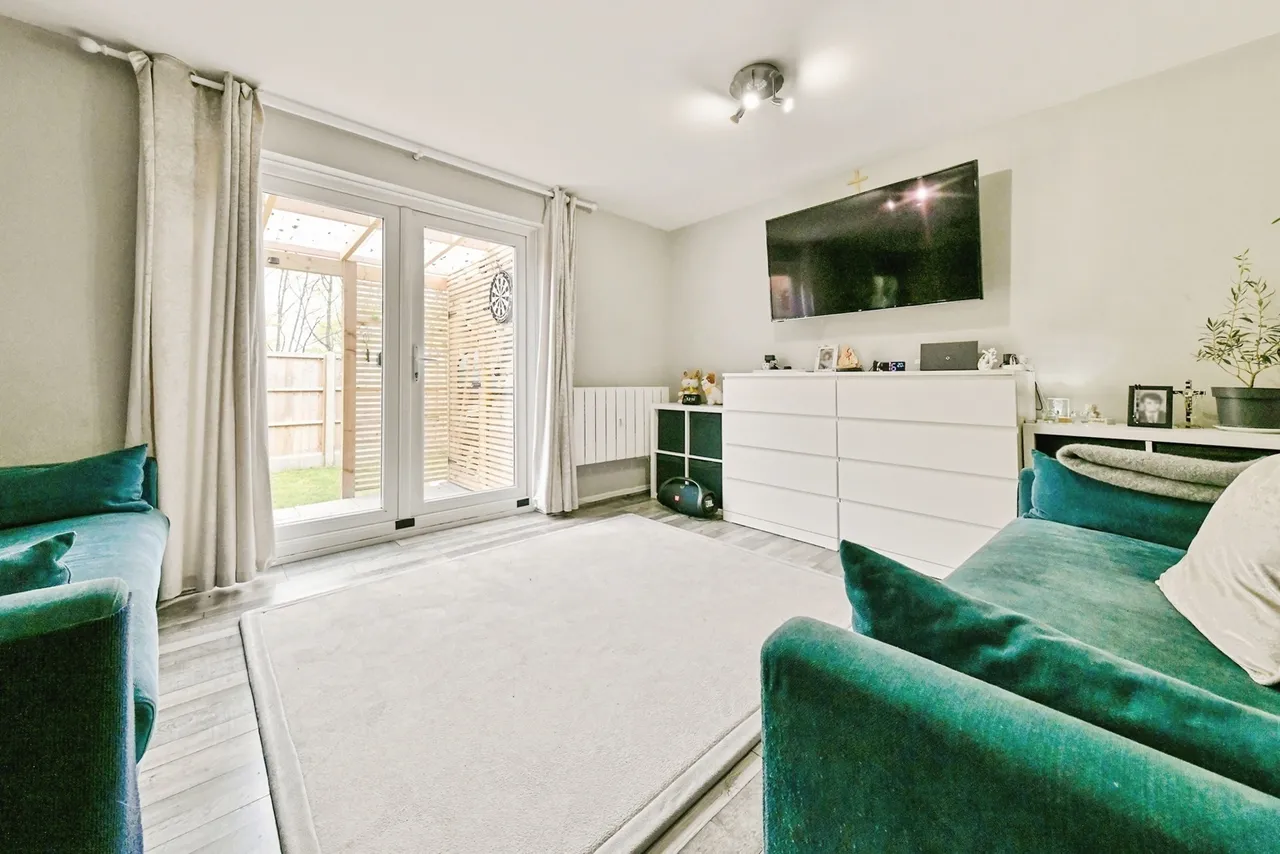 Bradman Way, Stevenage, Hertfordshire, SG1, photo 2