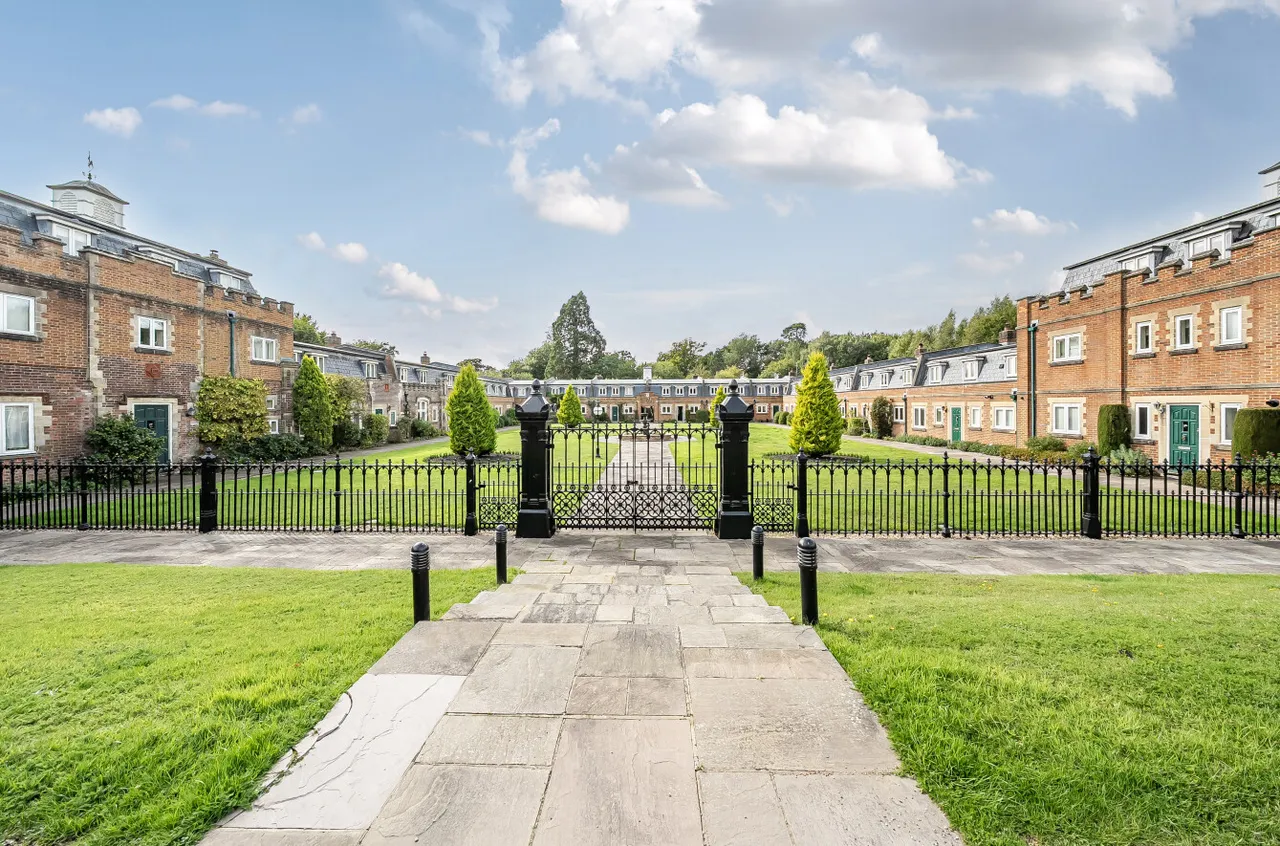 The Courtyard, Sheffield Park, Uckfield, East Sussex, TN22 3QW, photo 12