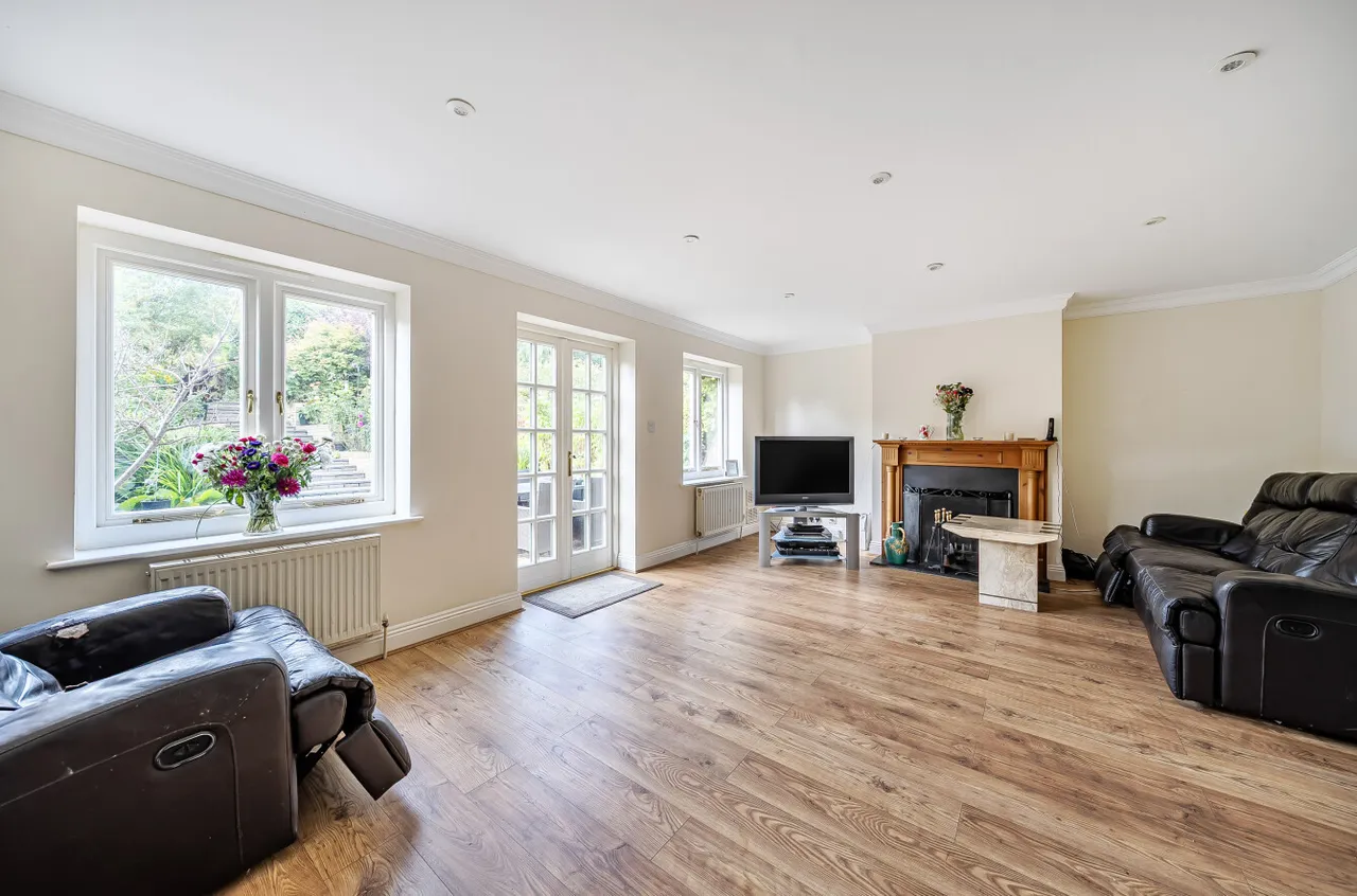 The Courtyard, Sheffield Park, Uckfield, East Sussex, TN22 3QW, photo 4