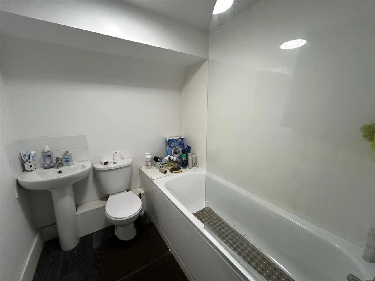 St. James Court, Edmonton, N18, photo 9