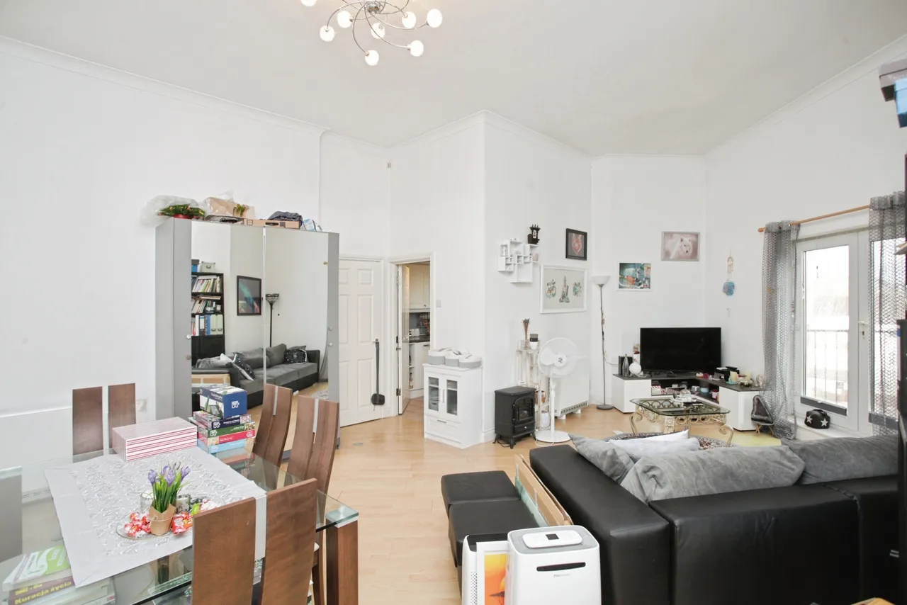 Trinity Court, Hinckley, photo 10