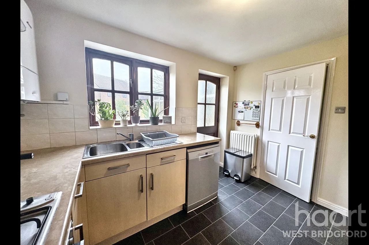 Ashness Close, Gamston, NG2, photo 3