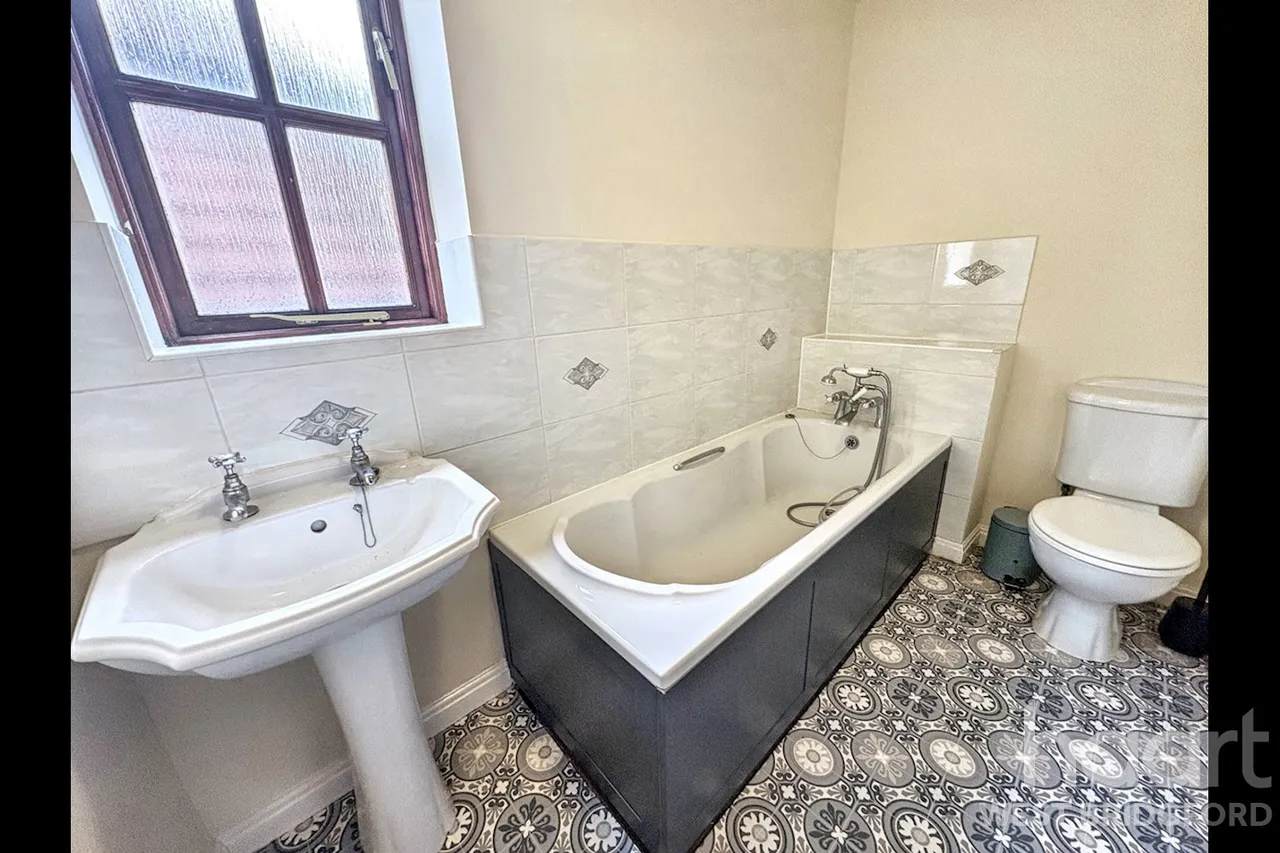 Ashness Close, Gamston, NG2, photo 10