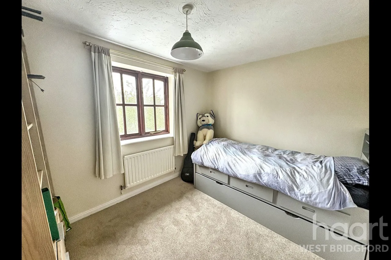 Ashness Close, Gamston, NG2, photo 12