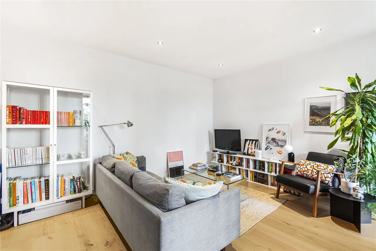 Esker Place, Cambridge Heath, E2, photo 3