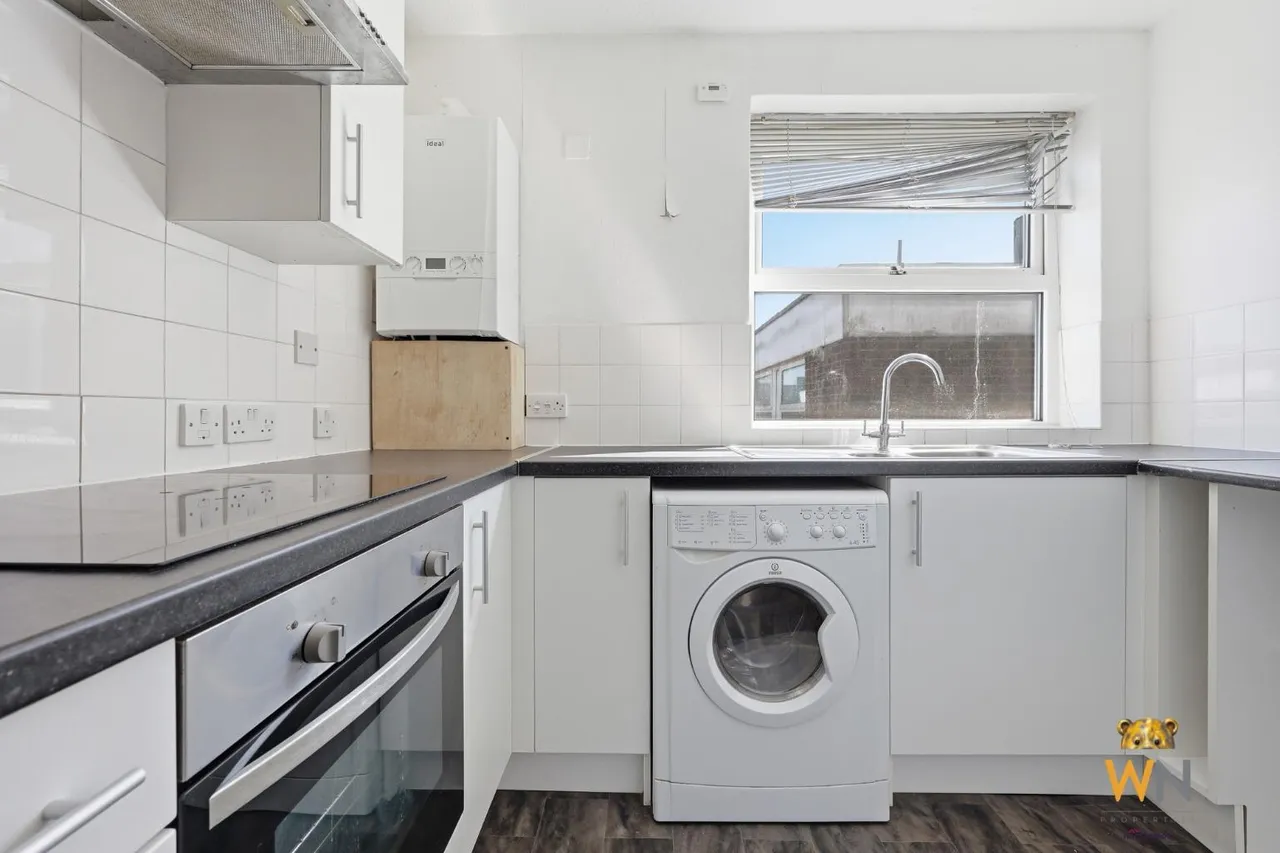 Hutton Road, Shenfield, CM15, photo 8