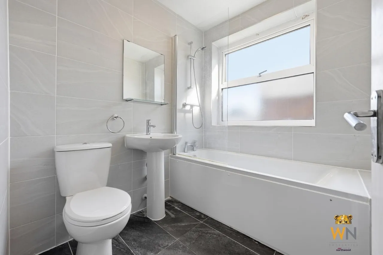 Hutton Road, Shenfield, CM15, photo 10