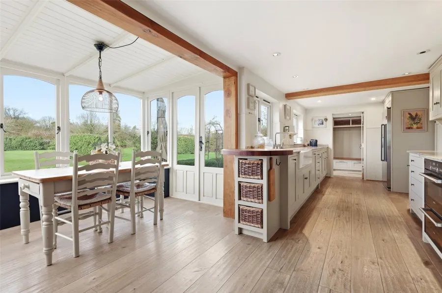 with 6 bedrooms in Radwinter, Saffron Walden, CB10, photo 4