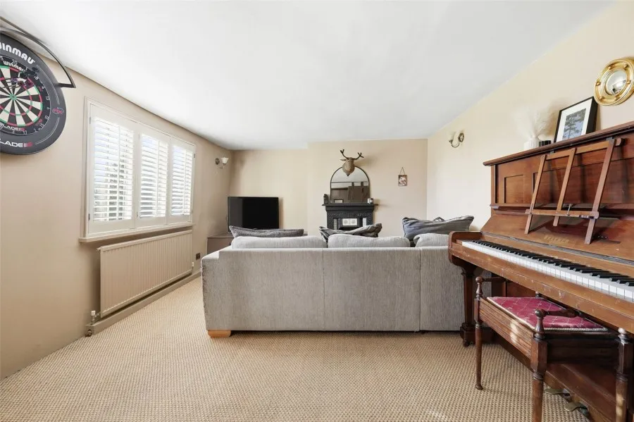 with 6 bedrooms in Radwinter, Saffron Walden, CB10, photo 15
