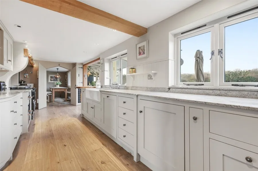 with 6 bedrooms in Radwinter, Saffron Walden, CB10, photo 3