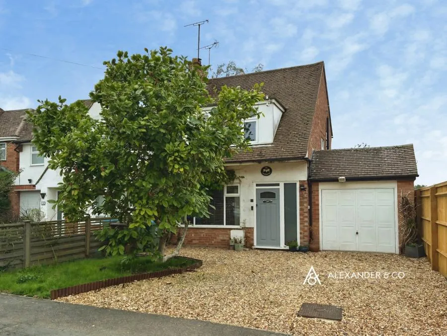 2 bed house for sale, Highfield Road, Winslow, MK18