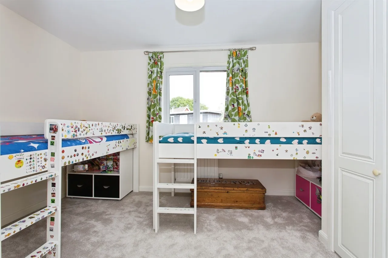 Lancaster Gate, Upper Cambourne, CB23, photo 12