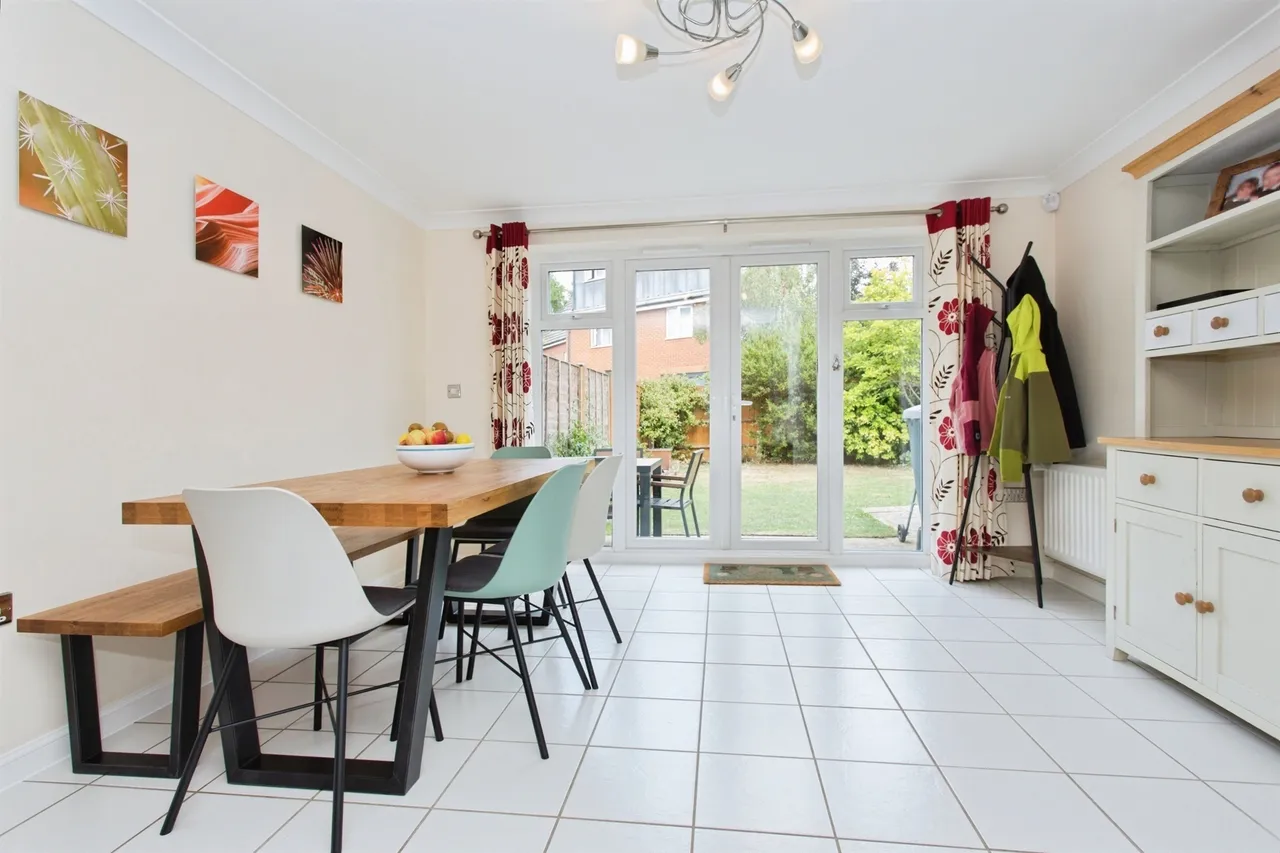 Lancaster Gate, Upper Cambourne, CB23, photo 7