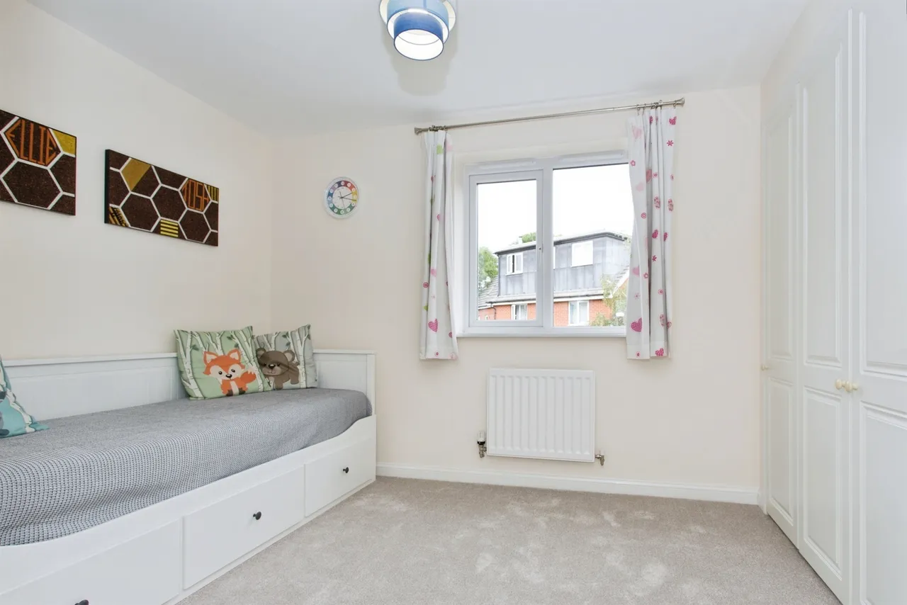 Lancaster Gate, Upper Cambourne, CB23, photo 11