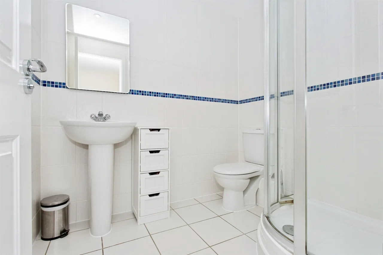 Lancaster Gate, Upper Cambourne, CB23, photo 15