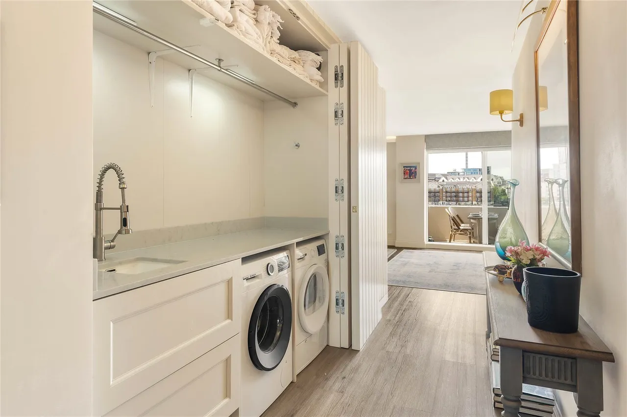 Valiant House, Vicarage Crescent, Battersea, London, SW11, photo 6