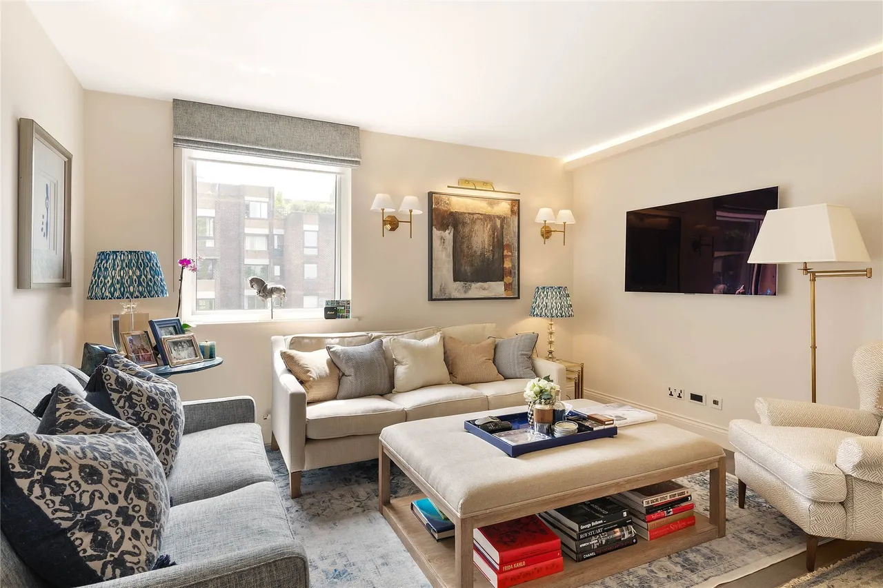 Valiant House, Vicarage Crescent, Battersea, London, SW11, photo 11