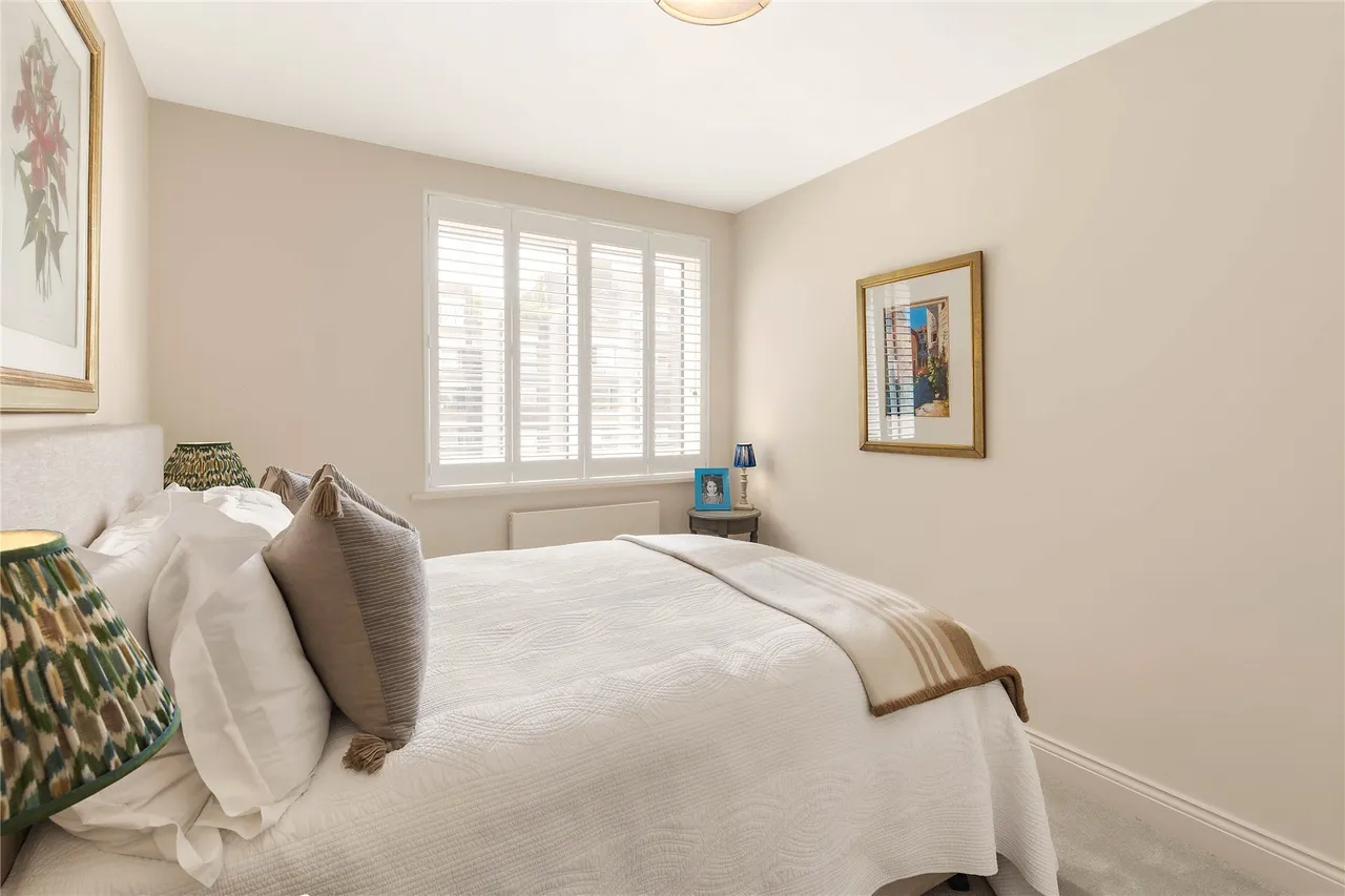 Valiant House, Vicarage Crescent, Battersea, London, SW11, photo 4