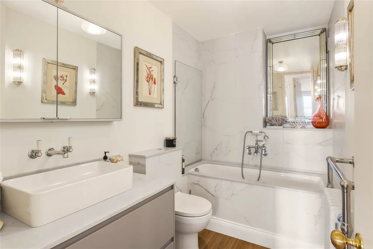 Valiant House, Vicarage Crescent, Battersea, London, SW11, photo 5