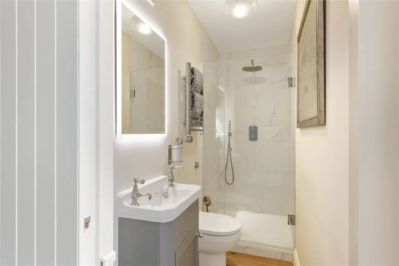 Valiant House, Vicarage Crescent, Battersea, London, SW11, photo 8