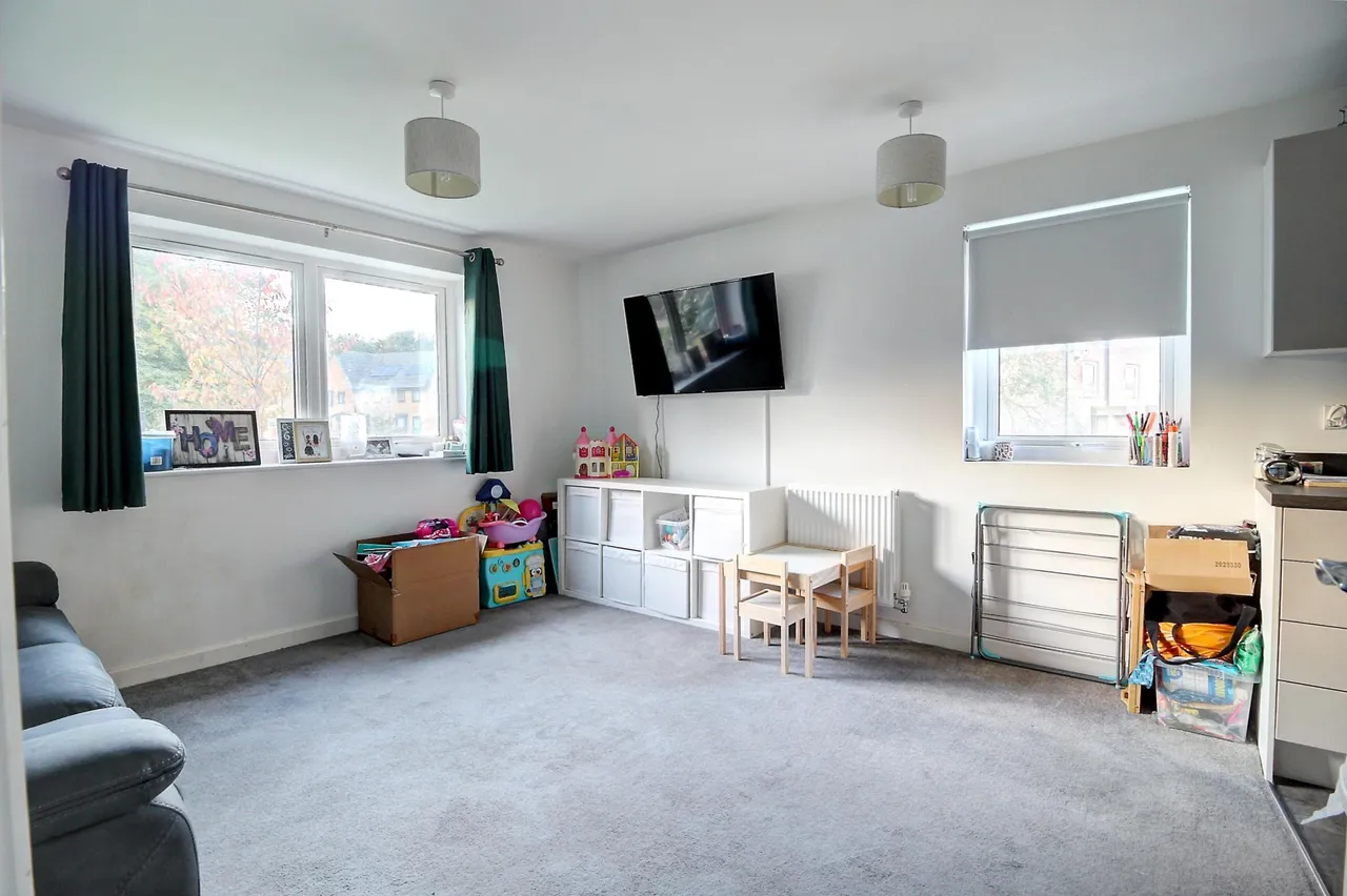 Condor Way, Basingstoke, RG24, photo 2