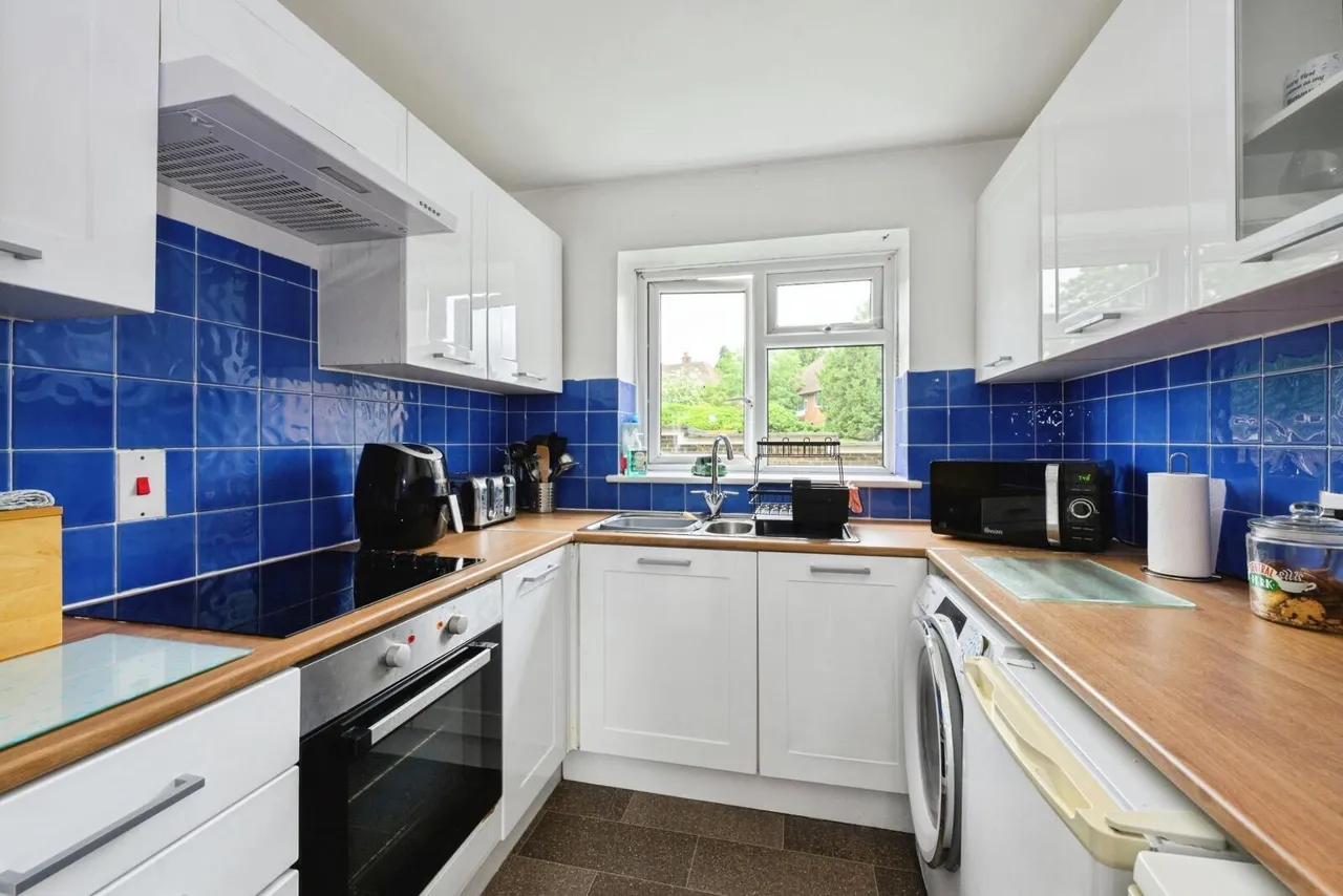 Bridge Street, Leatherhead, KT22, photo 4