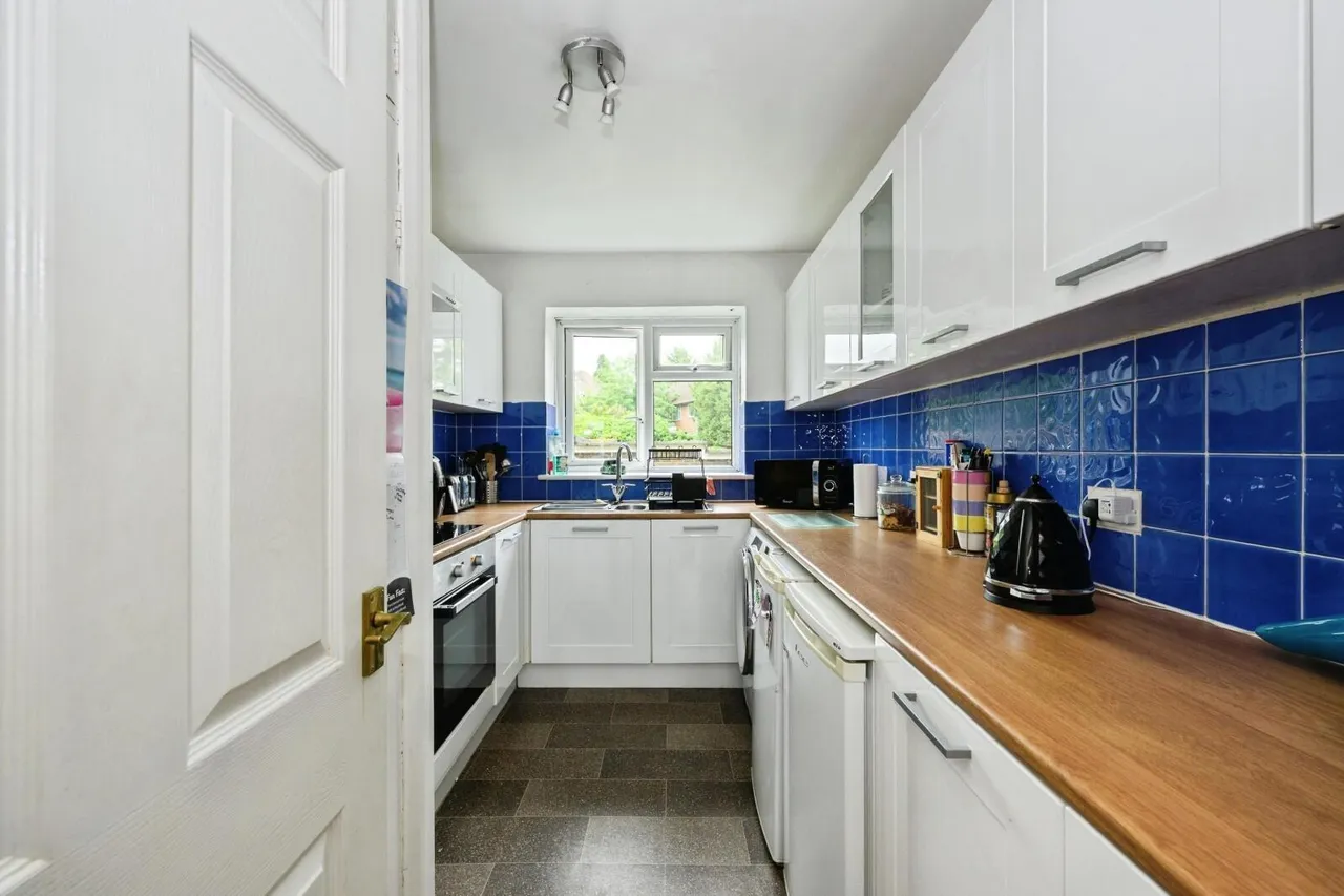 Bridge Street, Leatherhead, KT22, photo 11