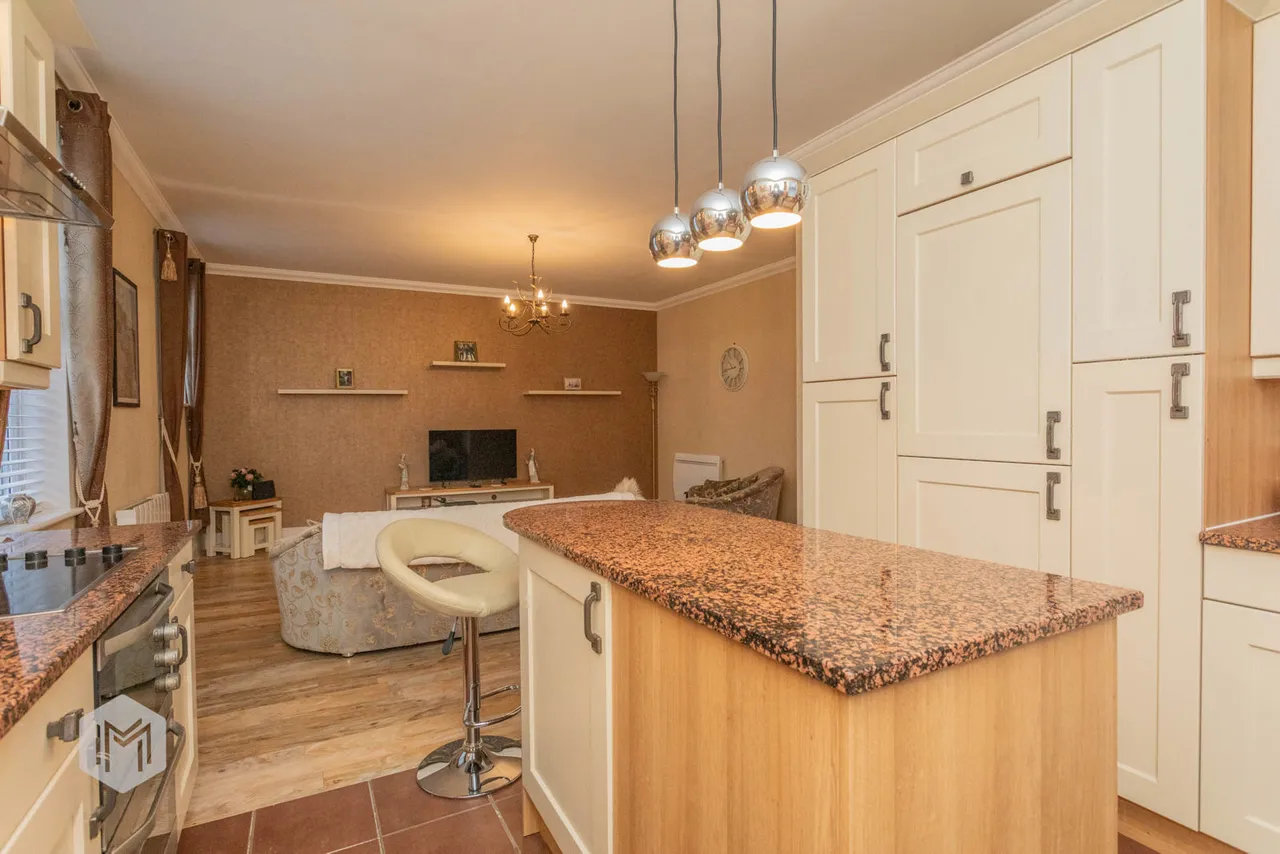 Swinhoe Place, Culcheth, Warrington, WA3 4NE, photo 4