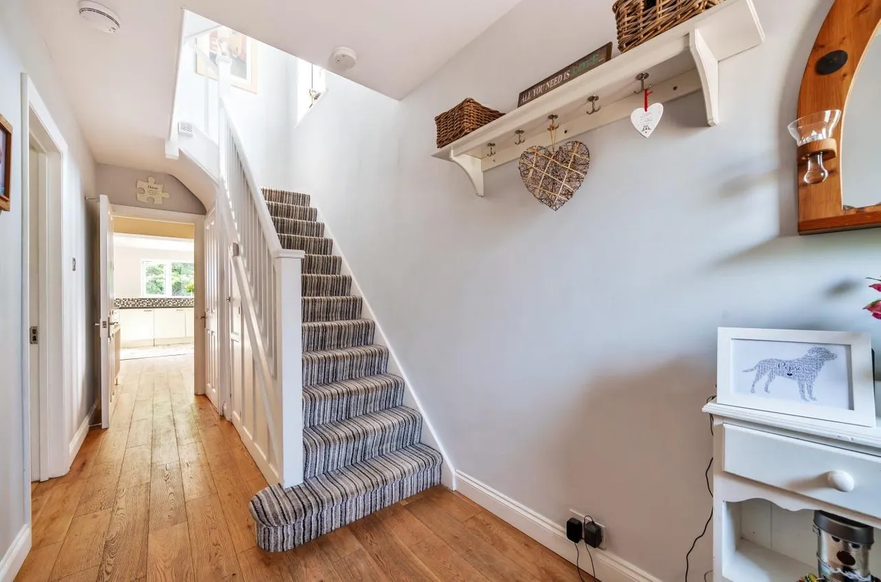 Anglesey Gardens, Carshalton, SM5 3JE, photo 11