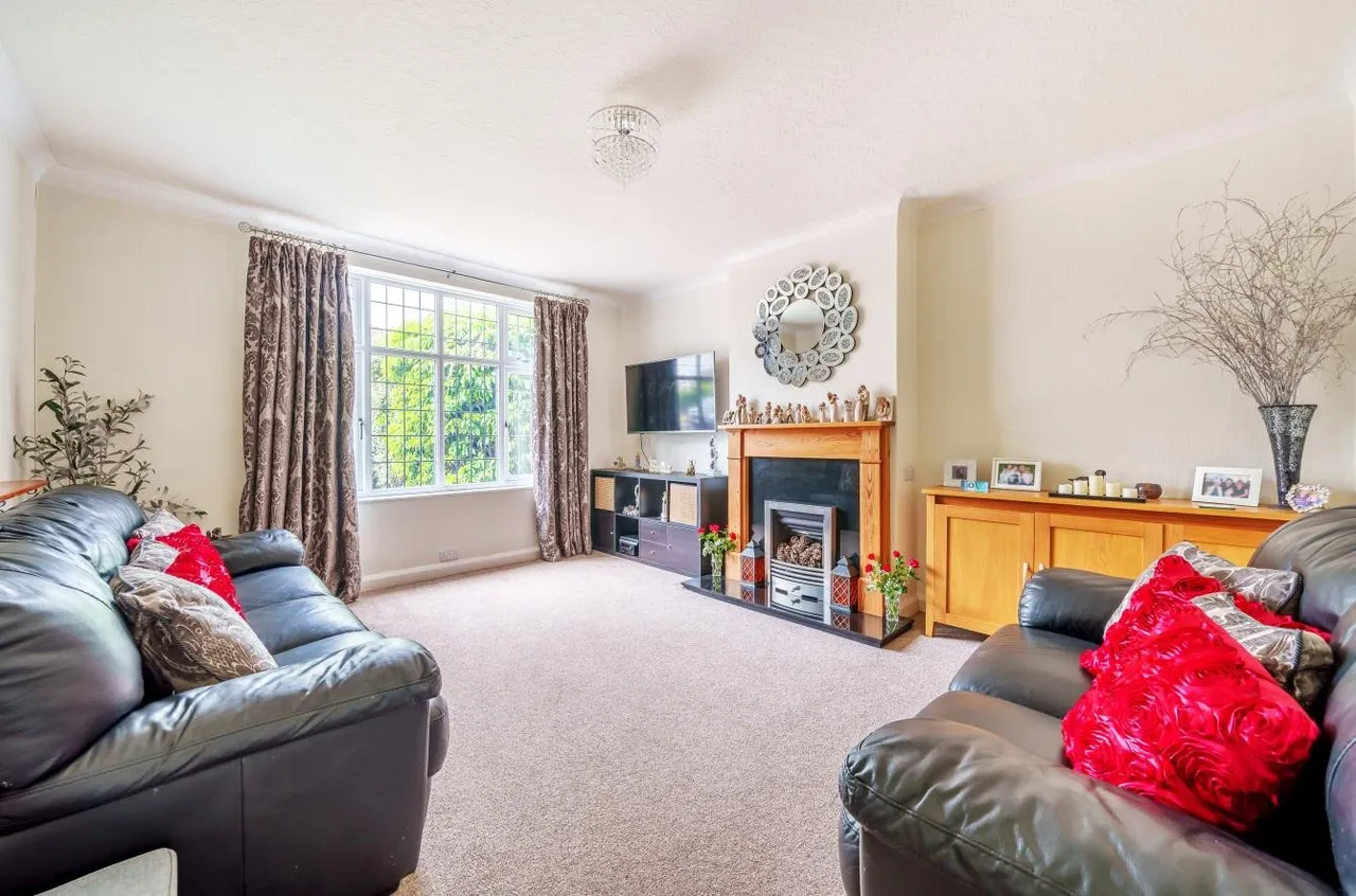 Anglesey Gardens, Carshalton, SM5 3JE, photo 2