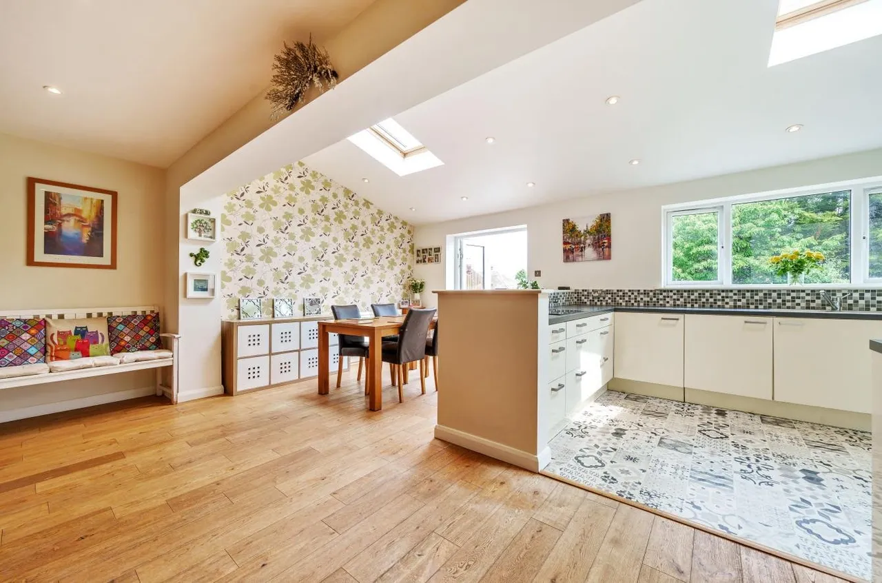 Anglesey Gardens, Carshalton, SM5 3JE, photo 7