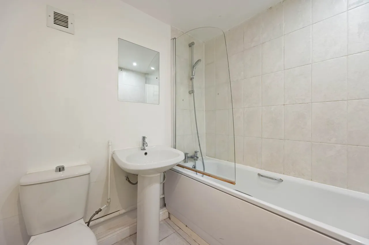Shepherds Bush Green, Shepherds Bush, W12, photo 9
