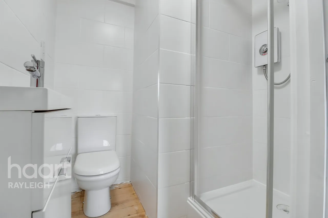 Fairview Crescent, Rayleigh, SS6, photo 9