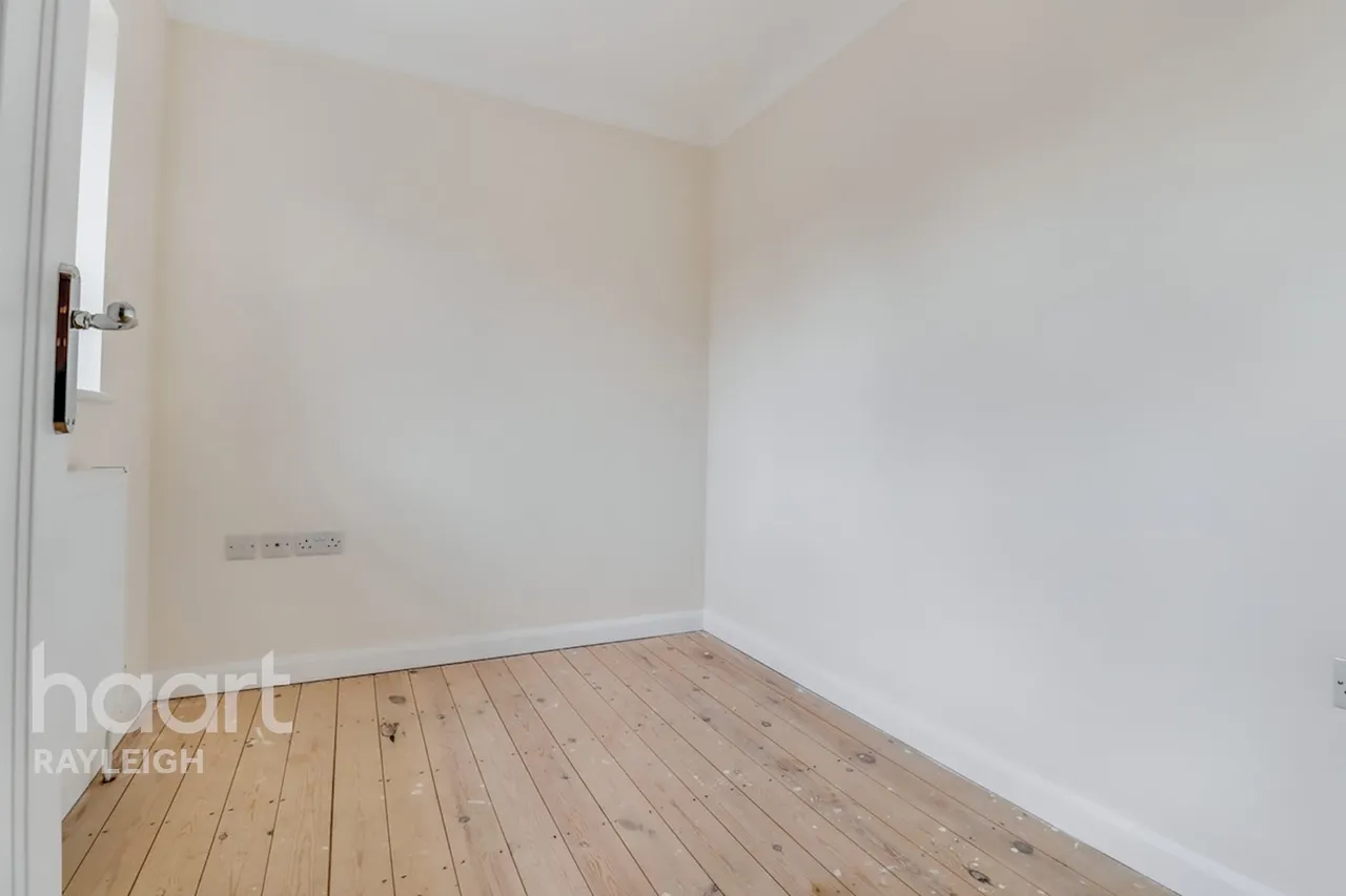 Fairview Crescent, Rayleigh, SS6, photo 11