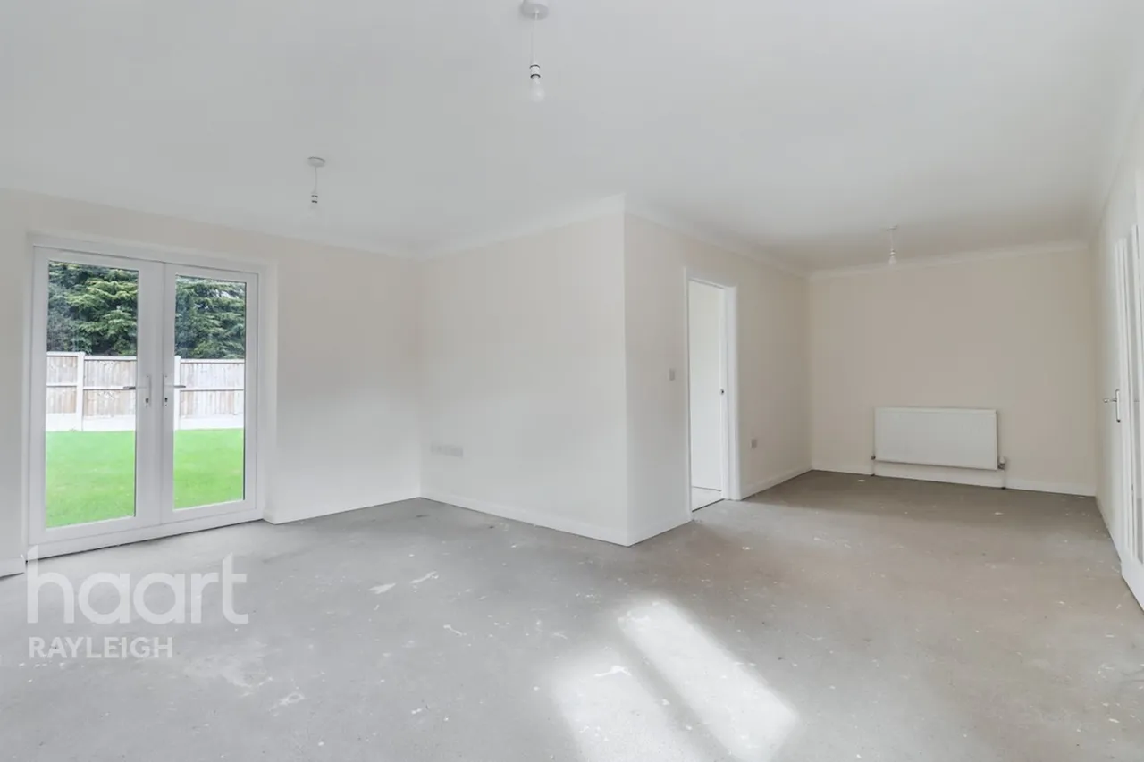 Fairview Crescent, Rayleigh, SS6, photo 3