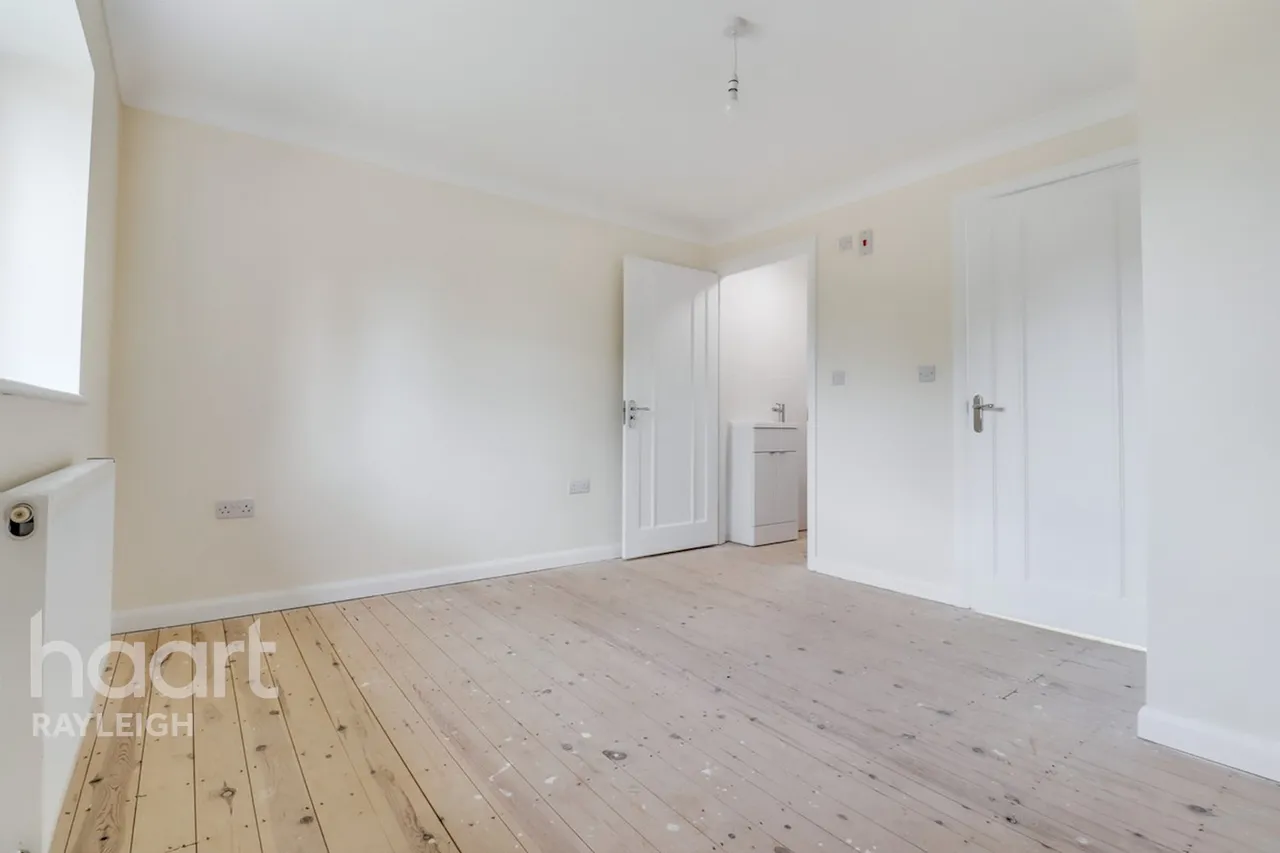 Fairview Crescent, Rayleigh, SS6, photo 7