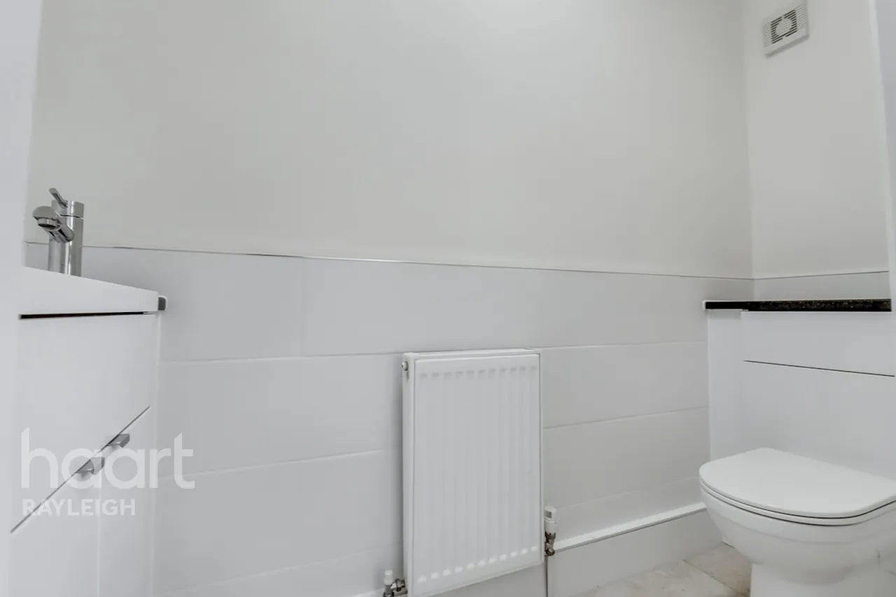 Fairview Crescent, Rayleigh, SS6, photo 6