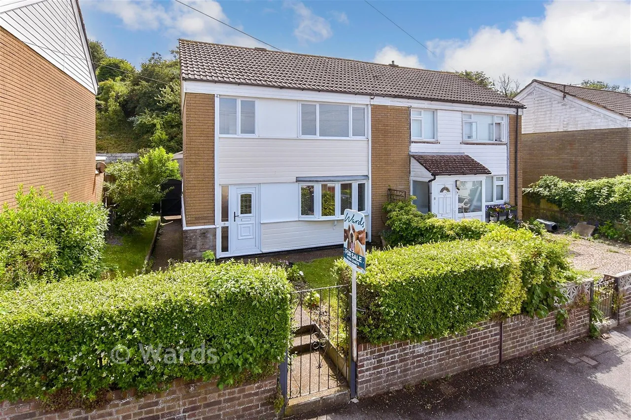3 bed house for sale, Kimberley Close, Dover, CT16