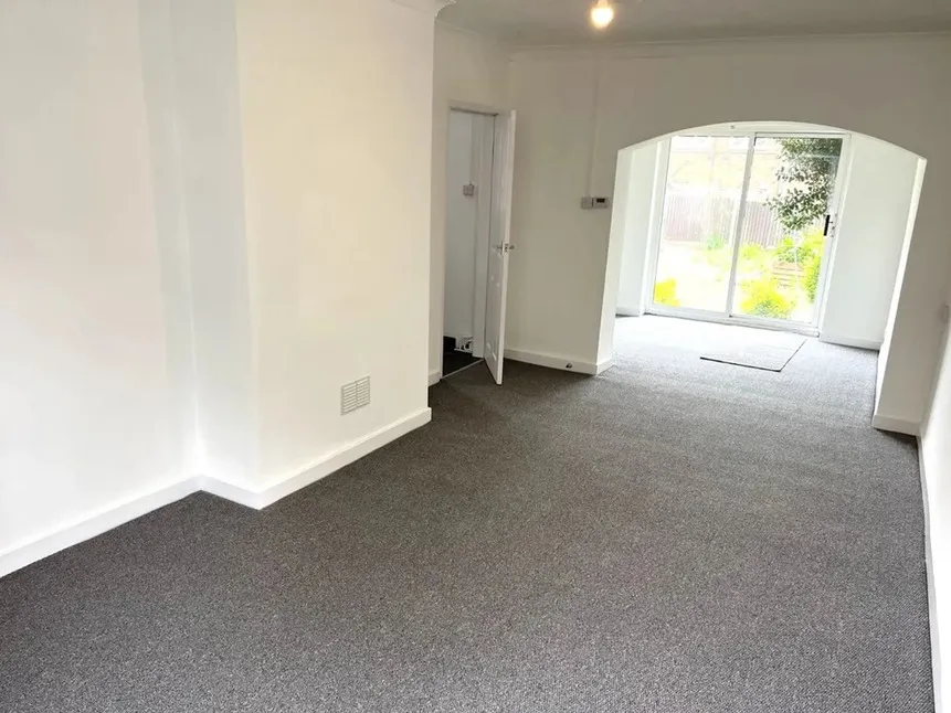 Emsworth Road, Stoke-on-Trent, Staffordshire, ST3, photo 2